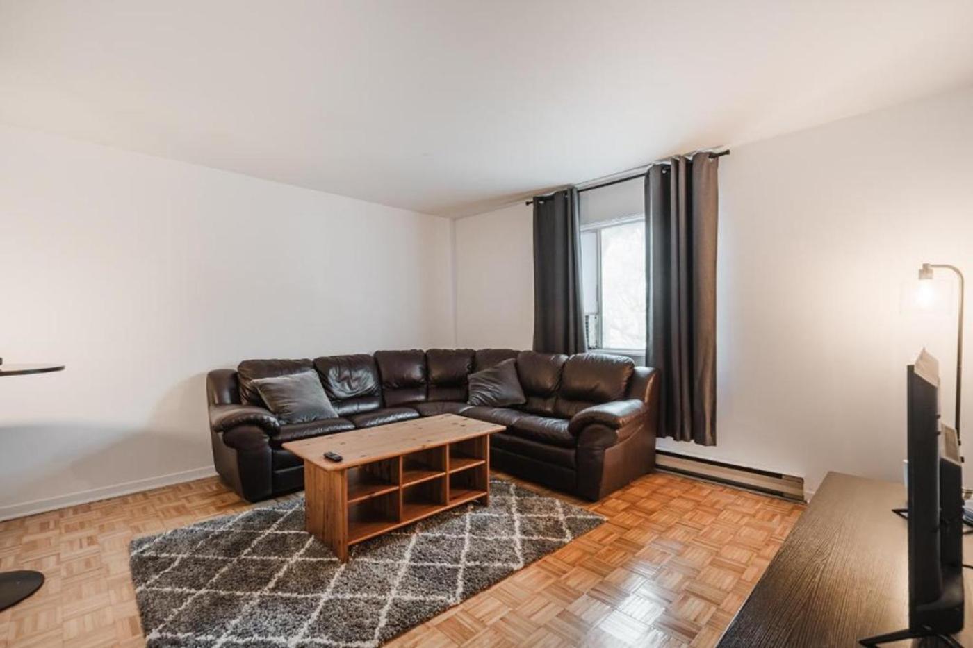 Spacious 3 Bedroom - 572 Apartamento Montreal